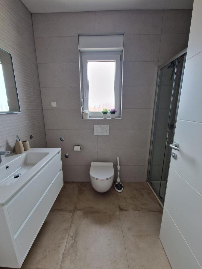 Deluxe Apartment Mila Nin Esterno foto