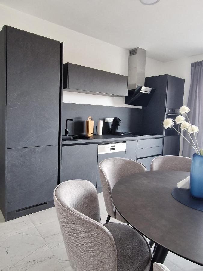 Deluxe Apartment Mila Nin Esterno foto