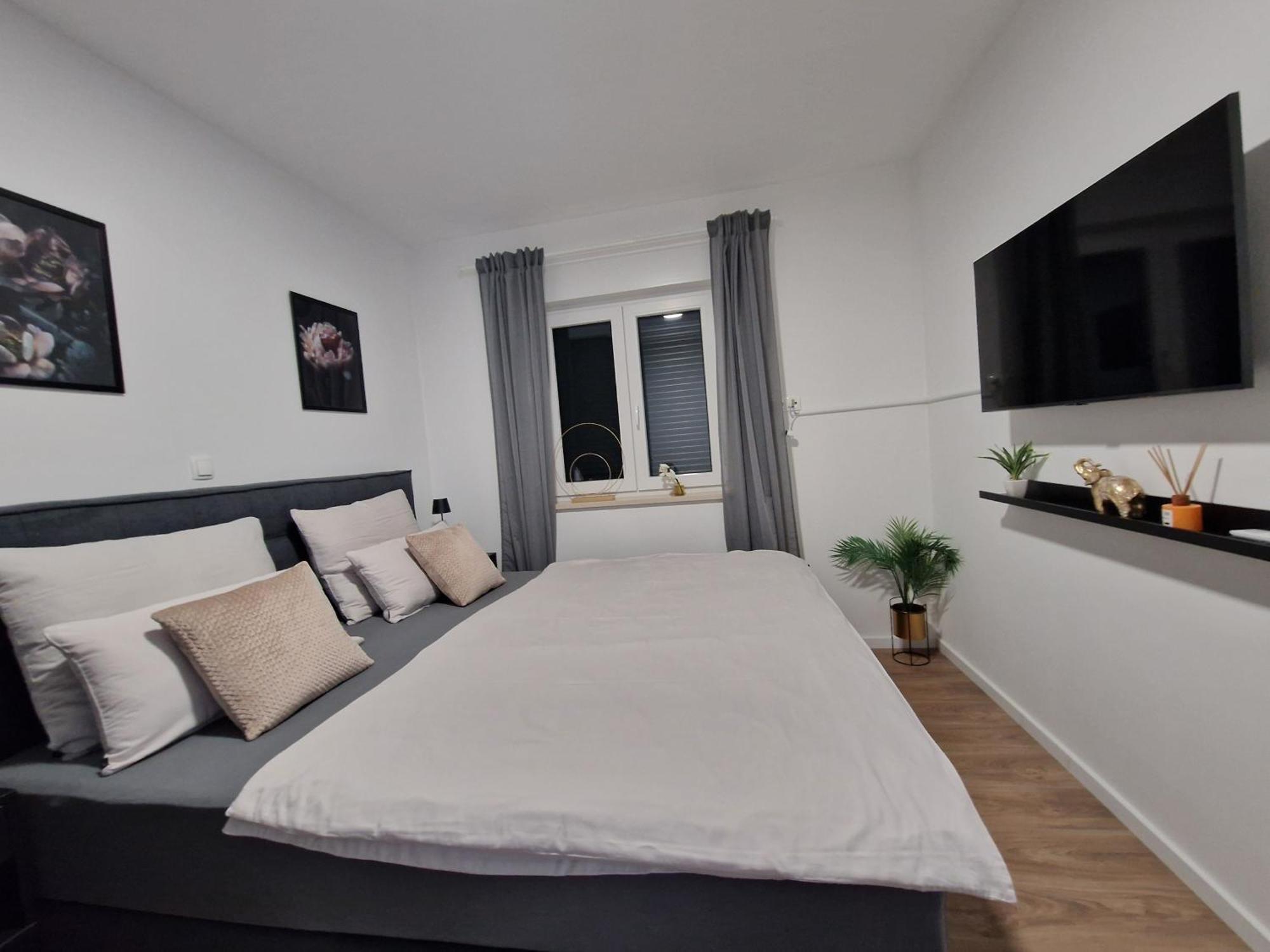 Deluxe Apartment Mila Nin Esterno foto